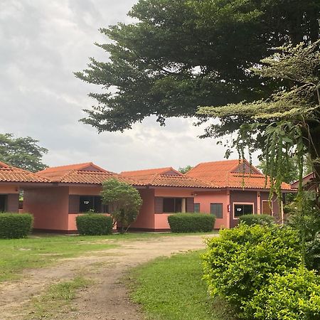 โพธิ์ทองริมทุ่ง Pothong Rimtung Hotel Fang Dış mekan fotoğraf