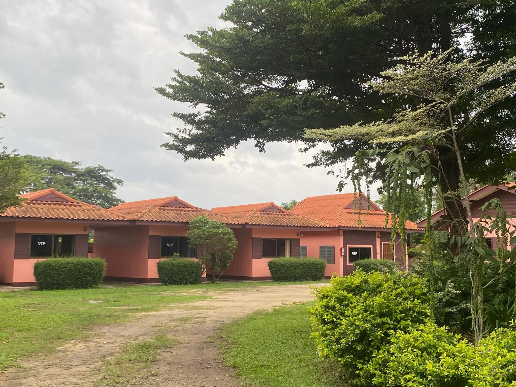โพธิ์ทองริมทุ่ง Pothong Rimtung Hotel Fang Dış mekan fotoğraf