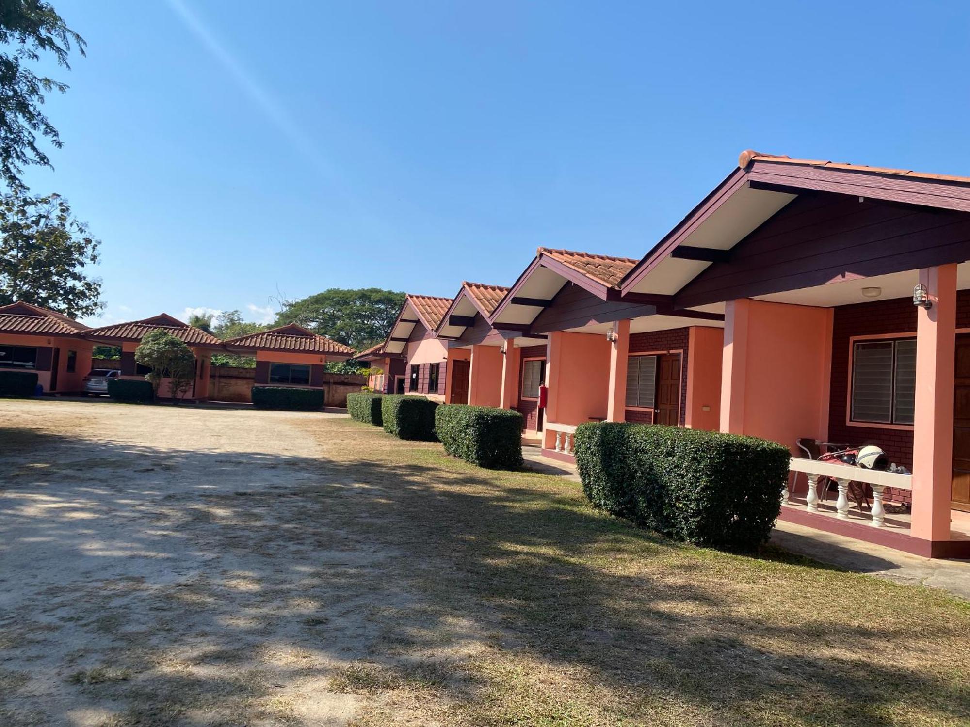 โพธิ์ทองริมทุ่ง Pothong Rimtung Hotel Fang Dış mekan fotoğraf