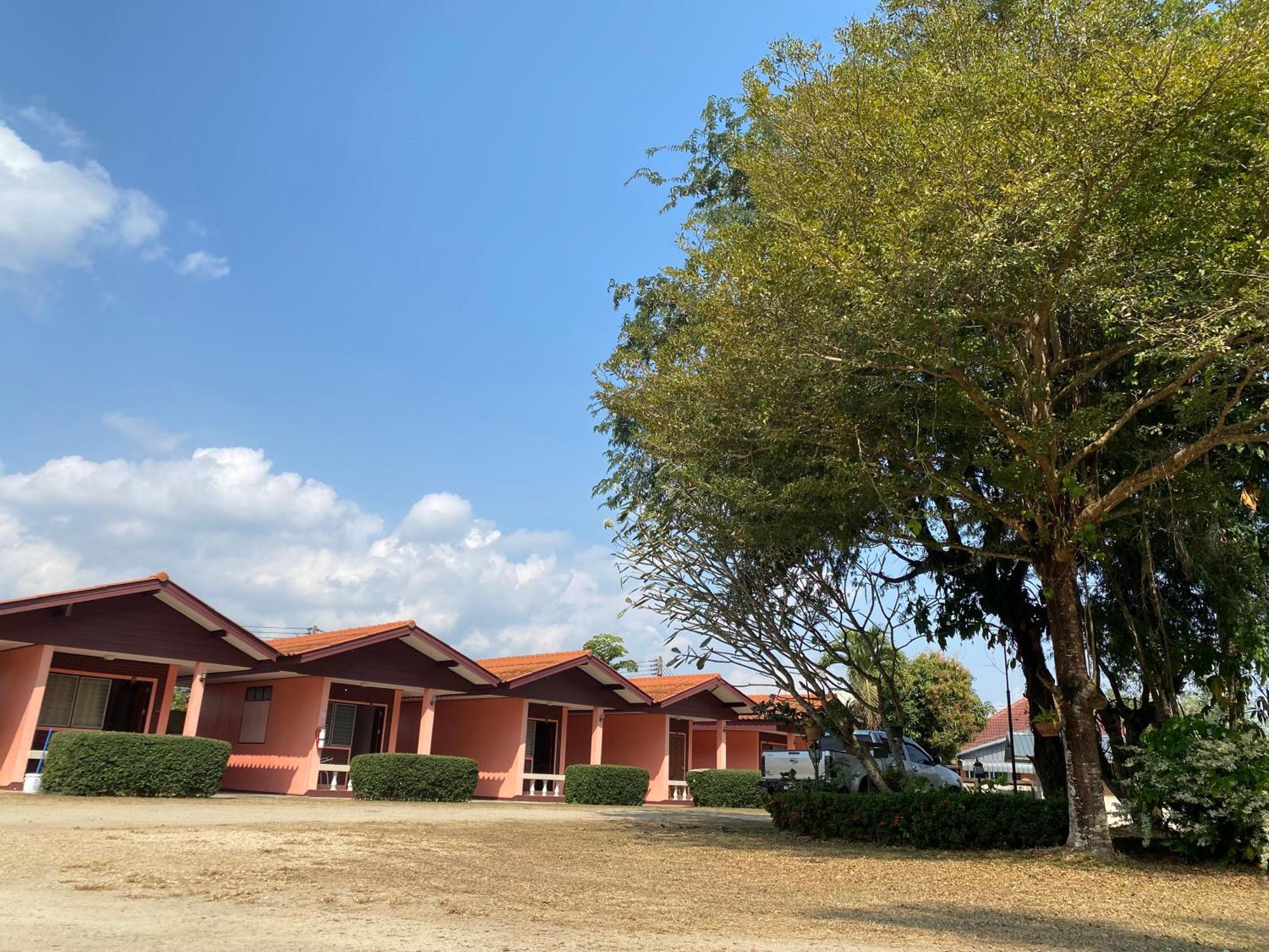 โพธิ์ทองริมทุ่ง Pothong Rimtung Hotel Fang Dış mekan fotoğraf